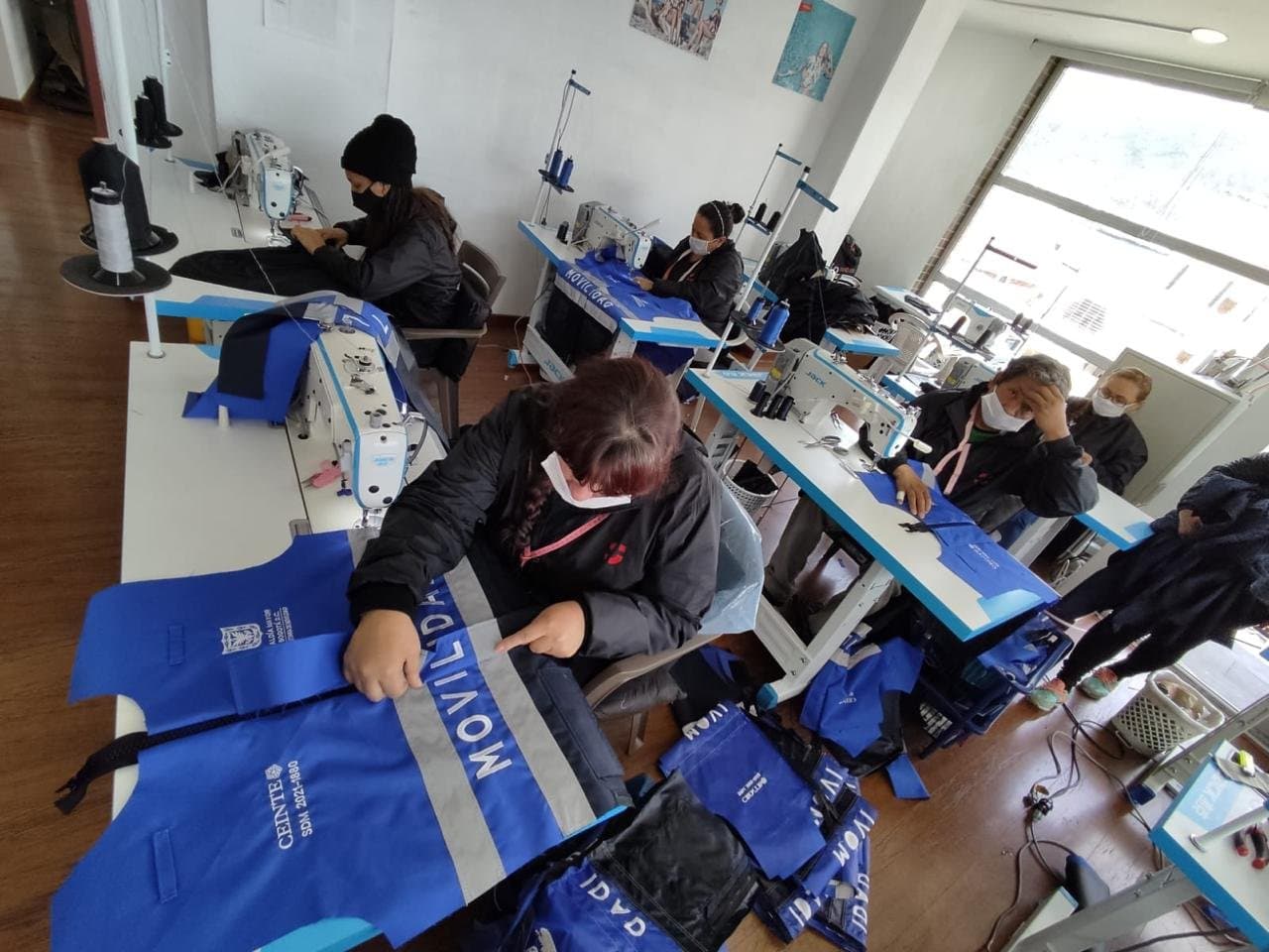 Fábrica de impermeables para moto en Bogotá - proceso 7