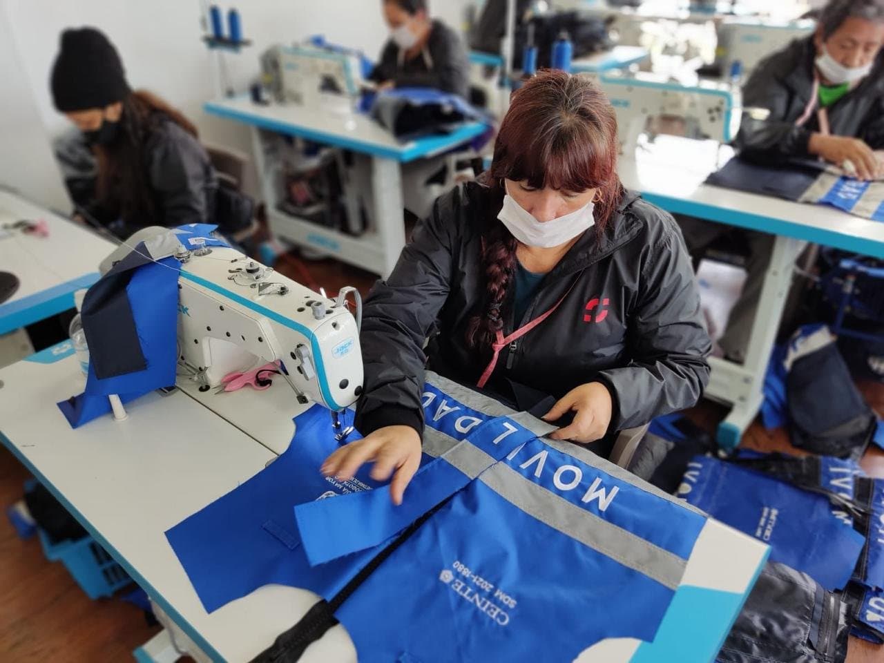 Fábrica de impermeables para moto en Bogotá - proceso 11